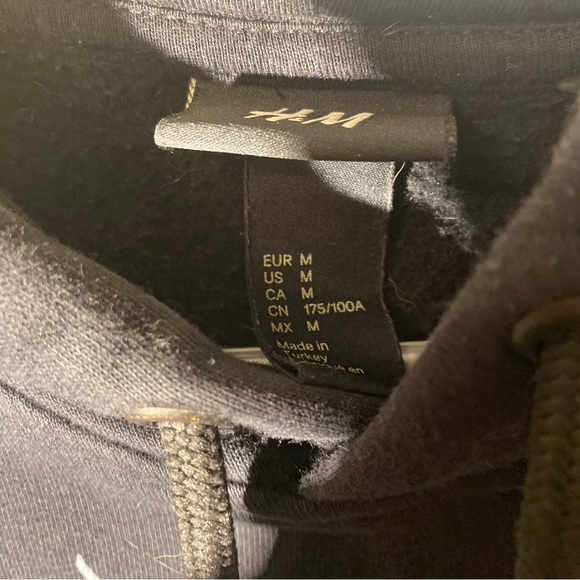 H&M black hoodie with graphic rose - Picture 4 of 4